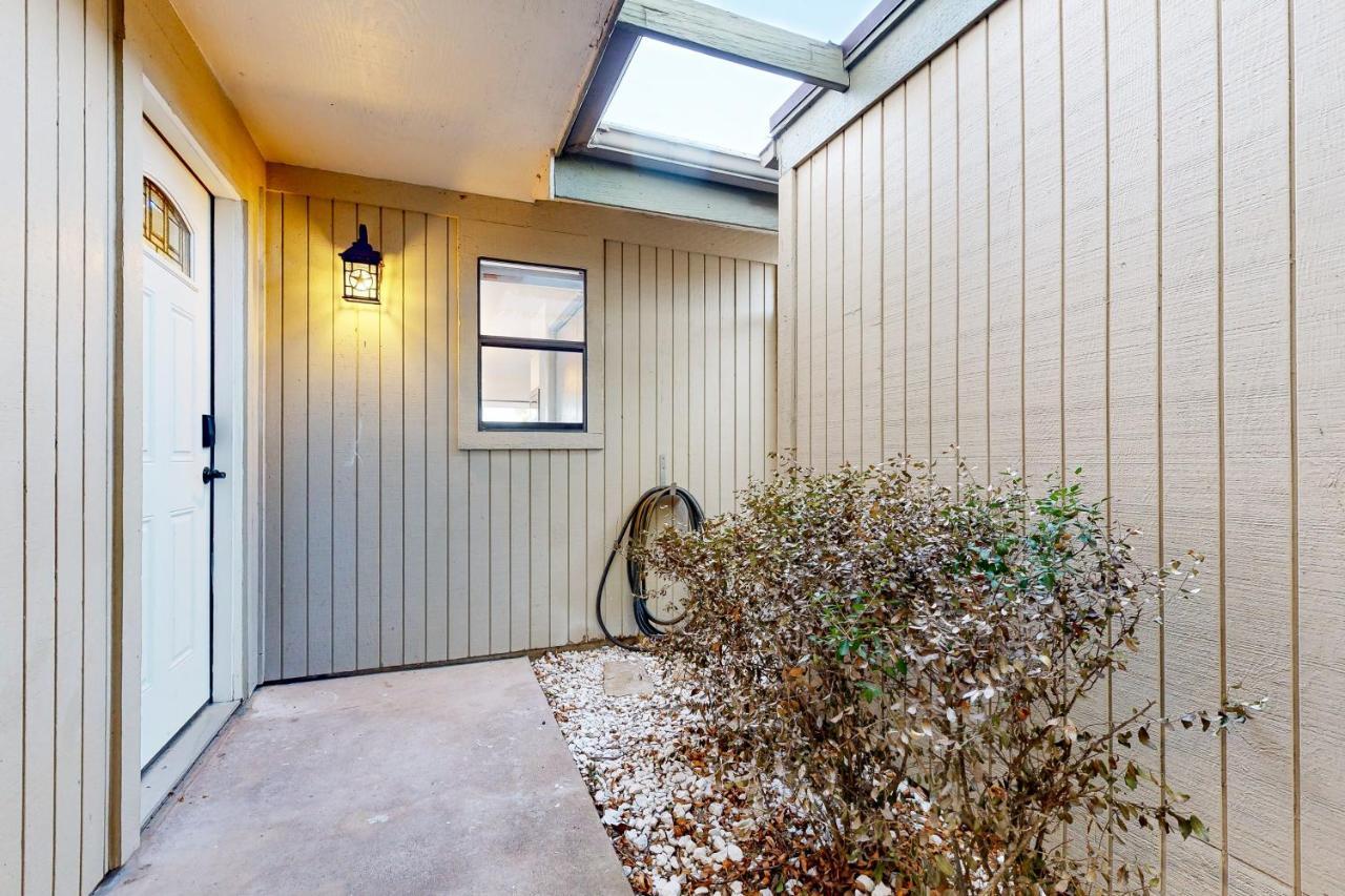 Apartamento Way To The Bay Horseshoe Bay Exterior foto